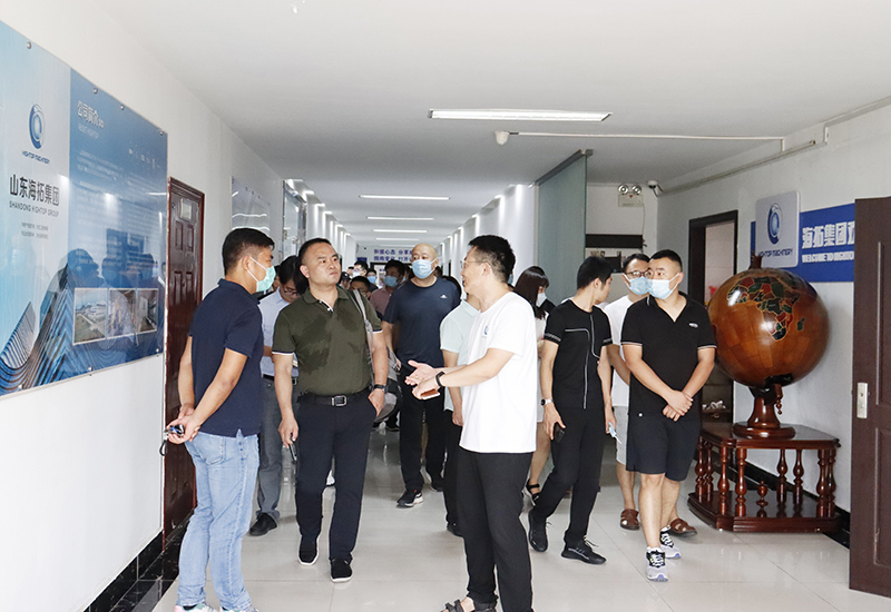 熱烈歡迎阿里巴巴尋夢之旅團隊蒞臨山東精拓工程機械有限公司參觀學習