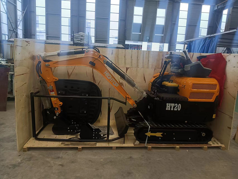 HT20 微型挖掘機(jī)運往俄羅斯